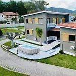 Gazonia Family Estate بيت ضيافة 4*