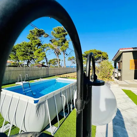 Gazonia Family Estate Guest house *