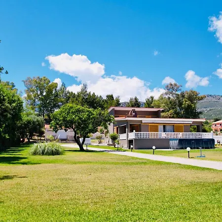 Gazonia Family Estate Guest house *
