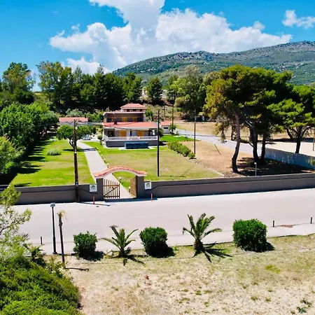 Πανσιόν Gazonia Family Estate 4*