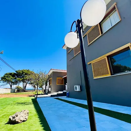 Gazonia Family Estate בית הארחה 4*