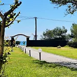Gazonia Family Estate Vendégház